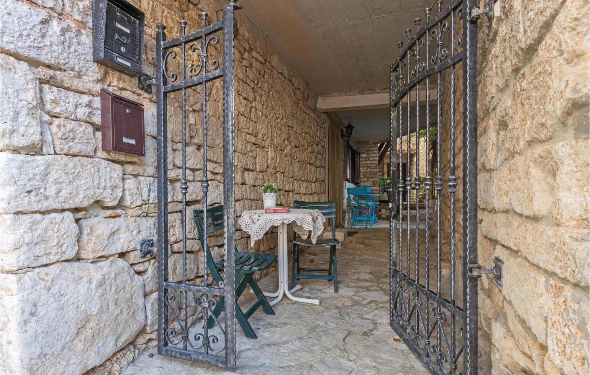 2 Bedroom Stunning Home In Bale Dış mekan fotoğraf